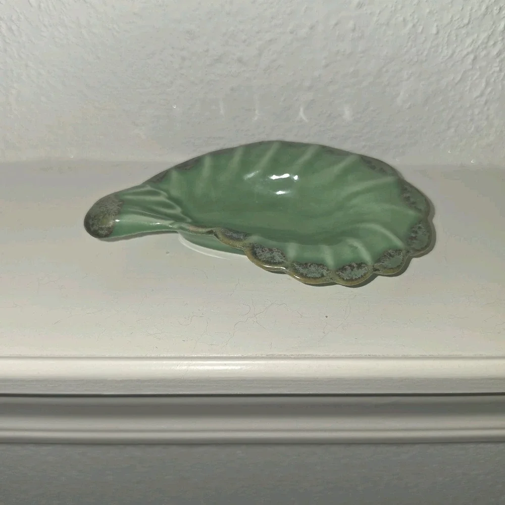 Vintage Green Ceramic Leaf Trinket Dish | Cottagecore Grannycore Ring Tray Spoon